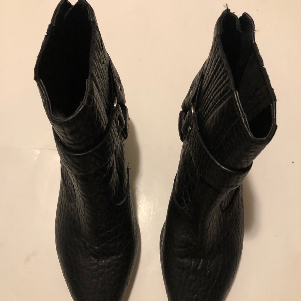 New Black Vince Camuto boots - Picture 3 of 4